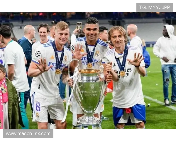 卡马文加接班莫德里奇与克罗斯的中场过渡分析