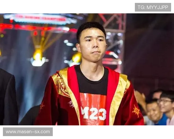 徐灿场下穿着比明星还奢侈，这拳王生活真让人无语